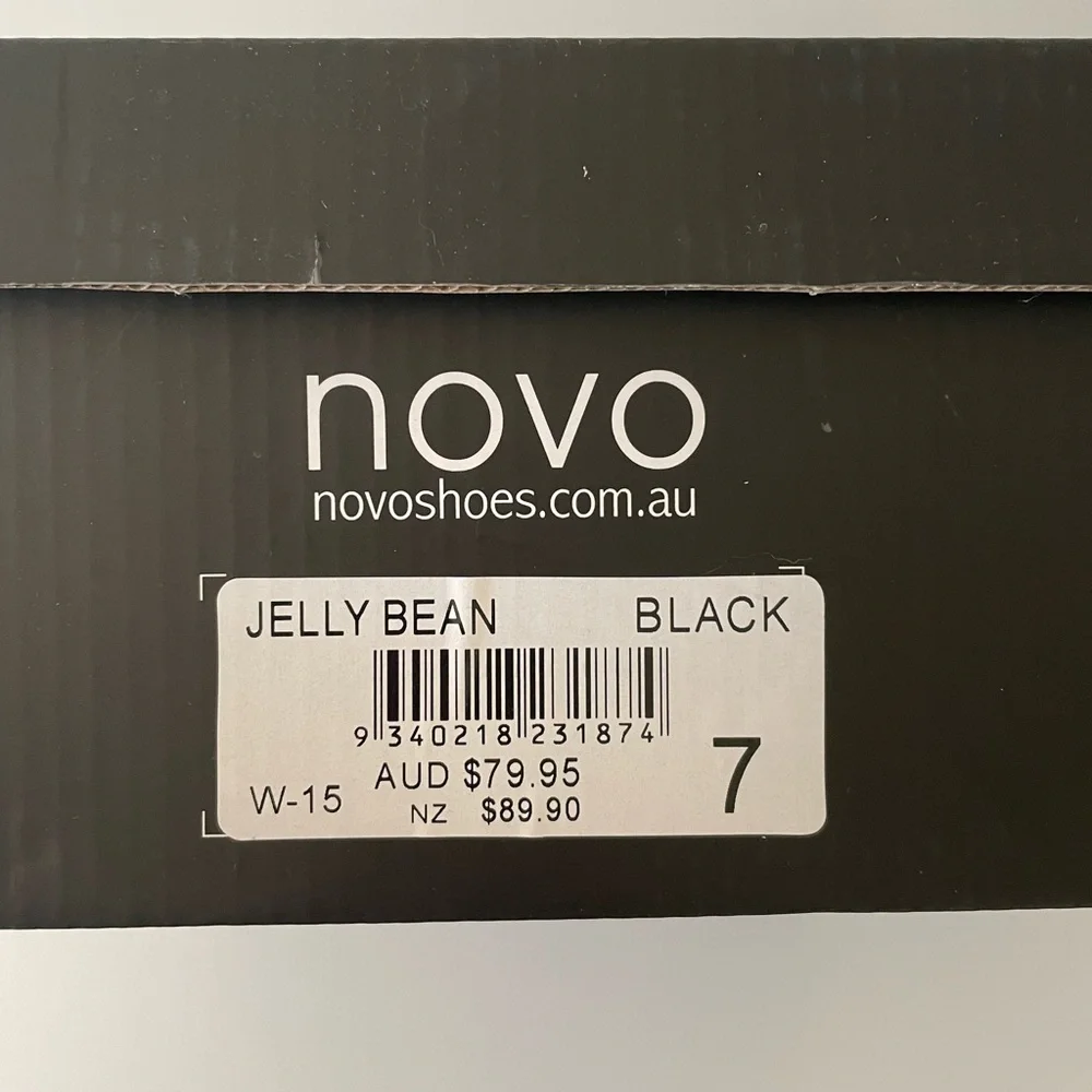 Novo stiletto booties with laser cut detail. Size 7 - Picture 8 of 8